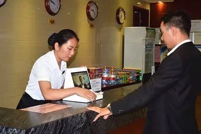 鄭州華筵商務(wù)酒店崗位技能大賽圓滿落幕，人臉身份證識(shí)別實(shí)操成亮點(diǎn)